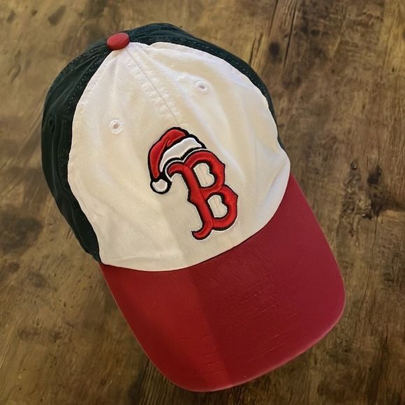 MLB Accessories Rare Boston Red Sox Christmas Edition Baseball Hat With Santa Red Green